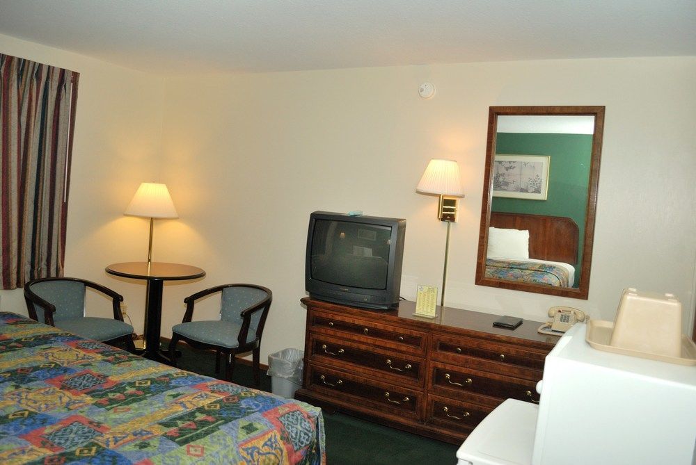 Royal Inn Hudson I-94 Bagian luar foto